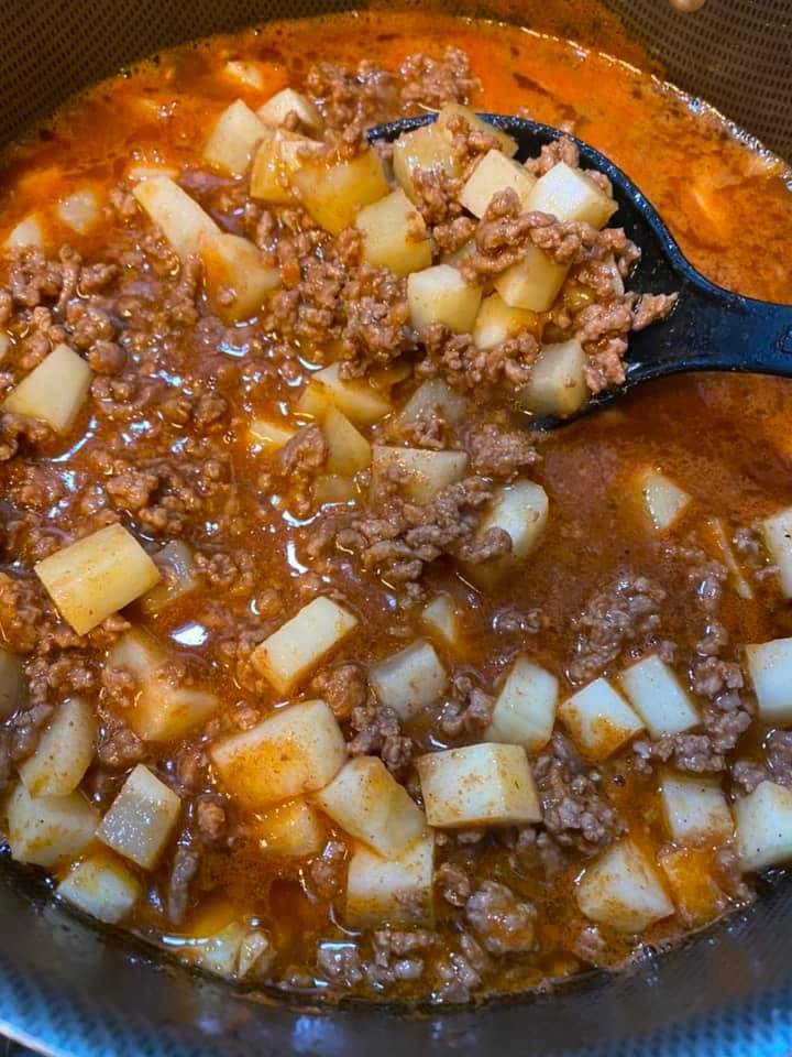 GROUND BEEF WITH POTATOES