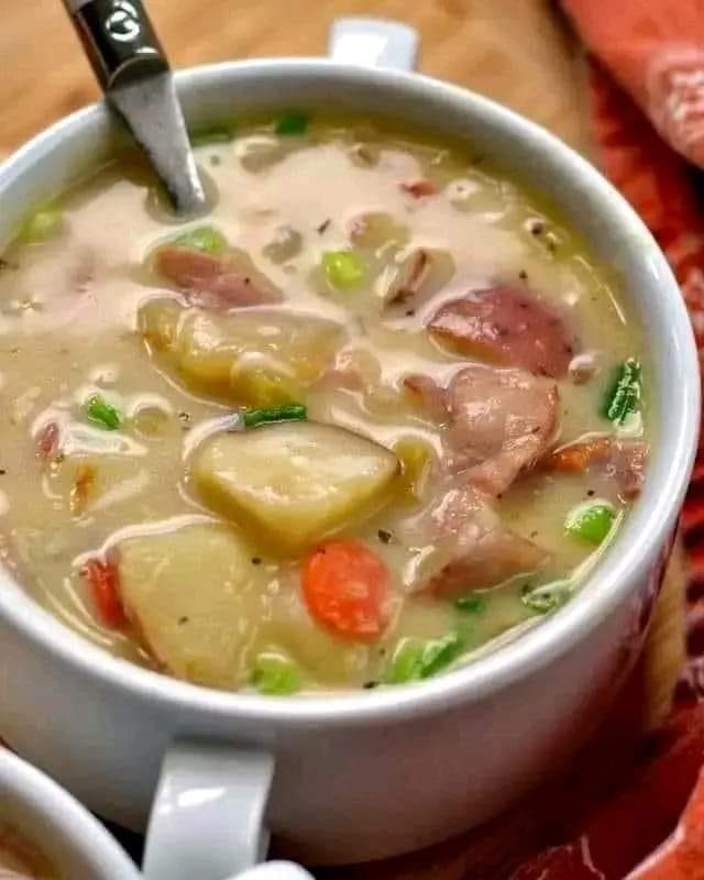 Creamy ham and potato soup