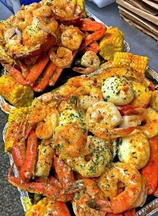 GARLIC BUTTER SEAFOOD BOIL