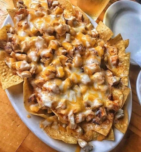 Crockpot creamy chicken nachos