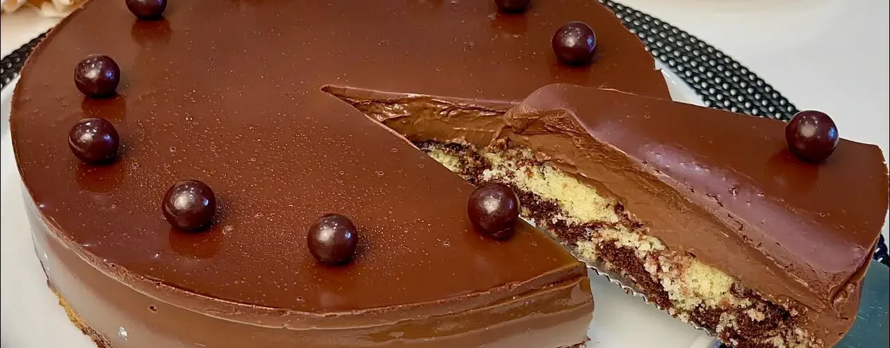 Bicolor Chocolate Cake with Cream and Ganache