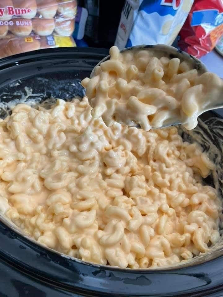 BEST crockpot Mac and cheese!